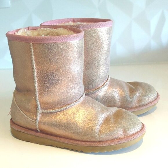 Girls Ugg Cozy Pink Glitter Kids Boots - Size 5 In Good Condition - Picture 1 of 5